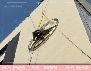 Thi-cong-logo-toa-nha2